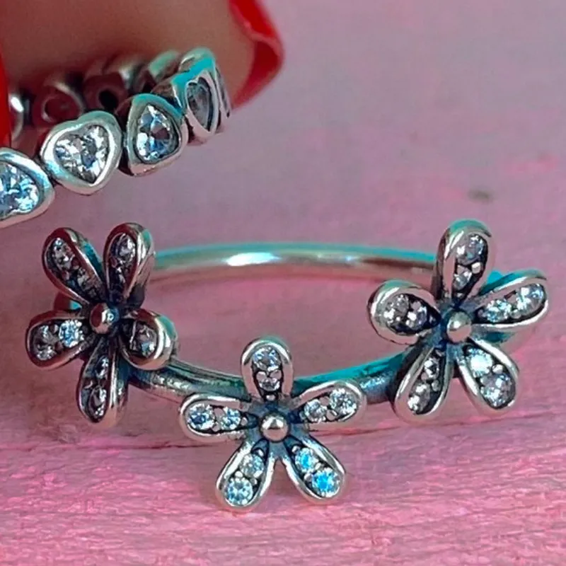 Anillo Pandora margaritas 