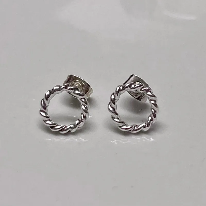 Arete artesanal aro torcido