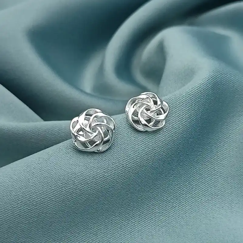 Aretes anudados originales 