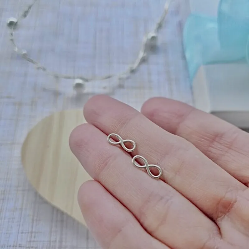 Aretes artesanales infinitos