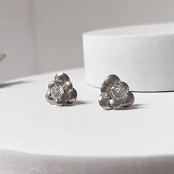 Aretes de flores