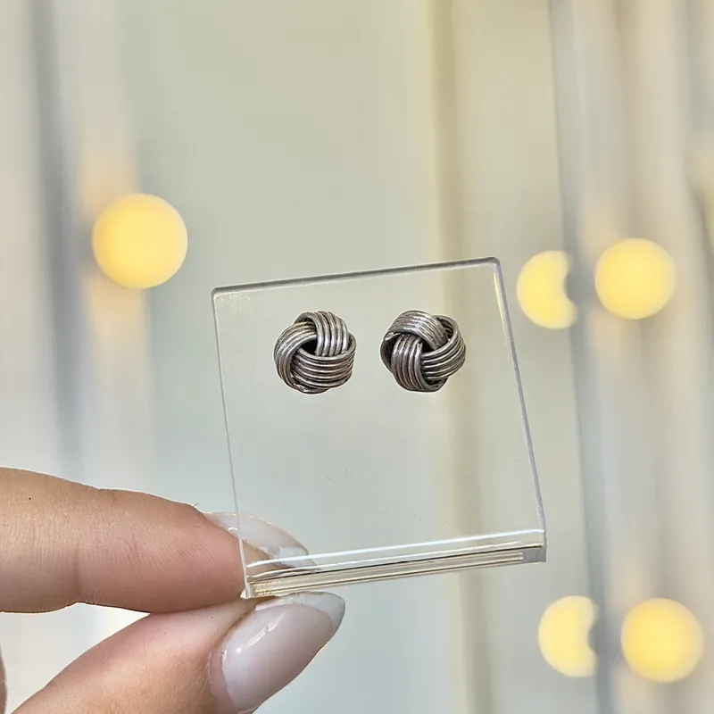 Aretes nudo