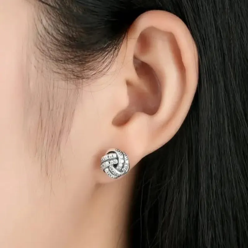 Aretes nudito