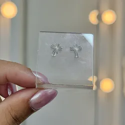 Aretes pequeños cruz originales