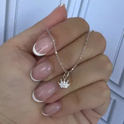 Cadena con dije de corona 
