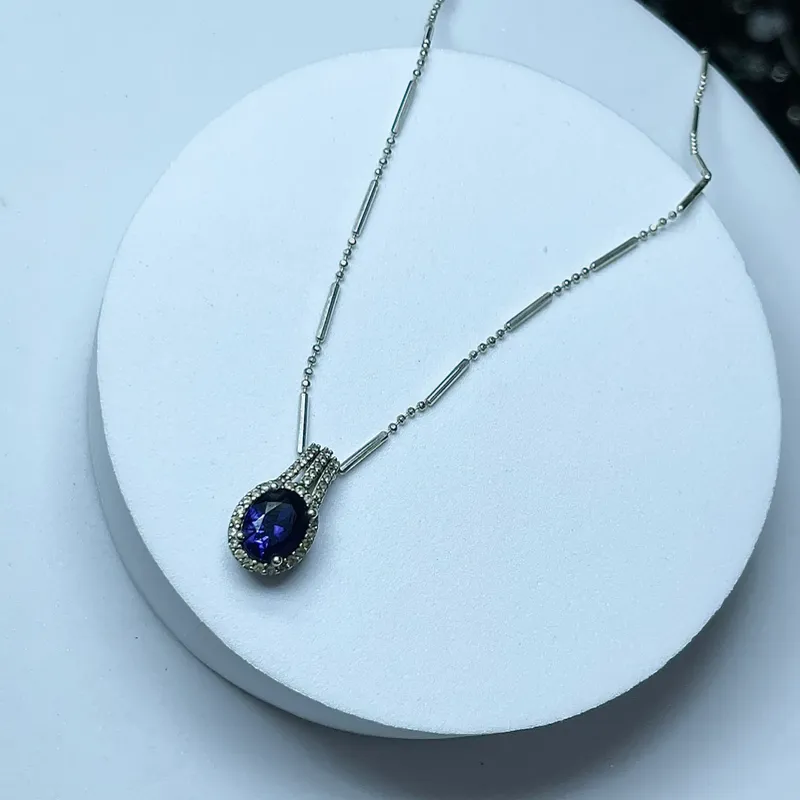 Cadena destello azul