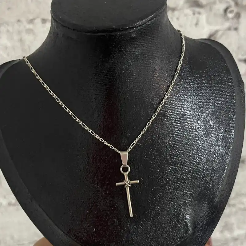 Cadena dije crucifijo 