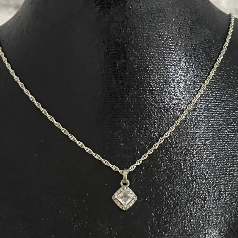 Cadena dije cuadrado 