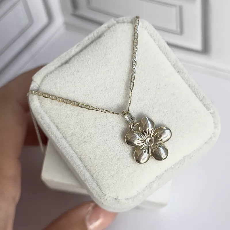 Cadena dije de flor