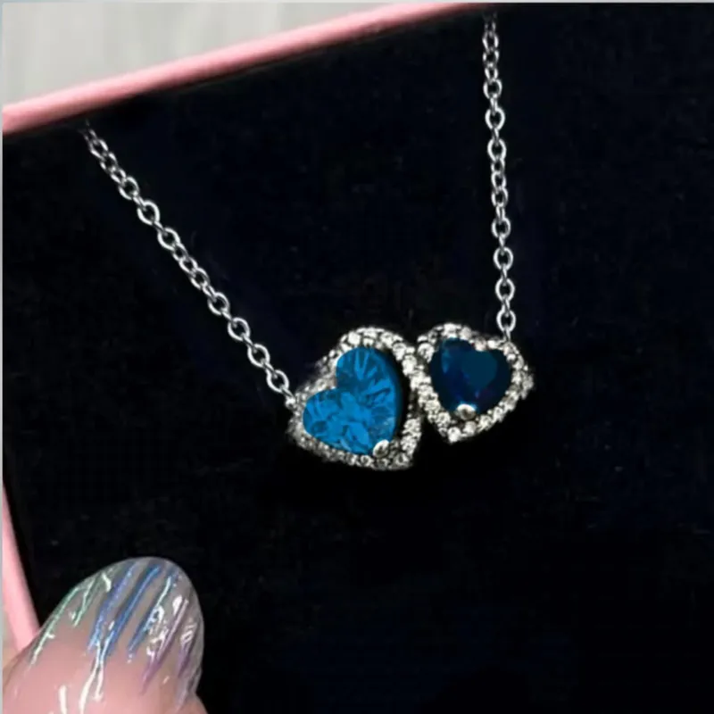 Cadena pandora corazones azules