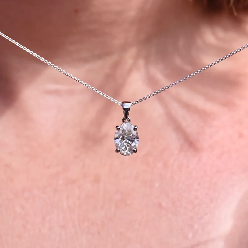 Cadena piedra ovalada
