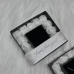Cajita de regalo con rosas 🤍