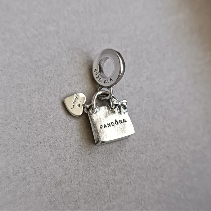 Charm bolsa de compras Pandora 