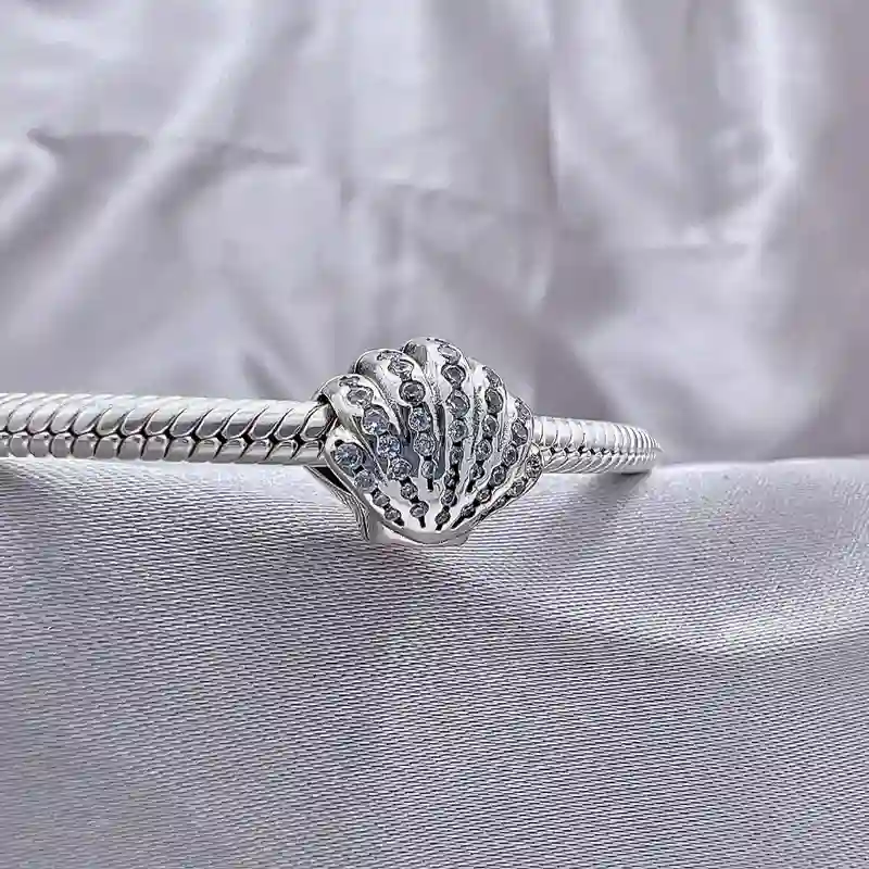 Charm concha
