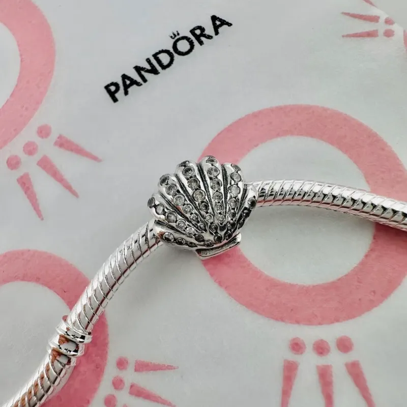 Charm concha