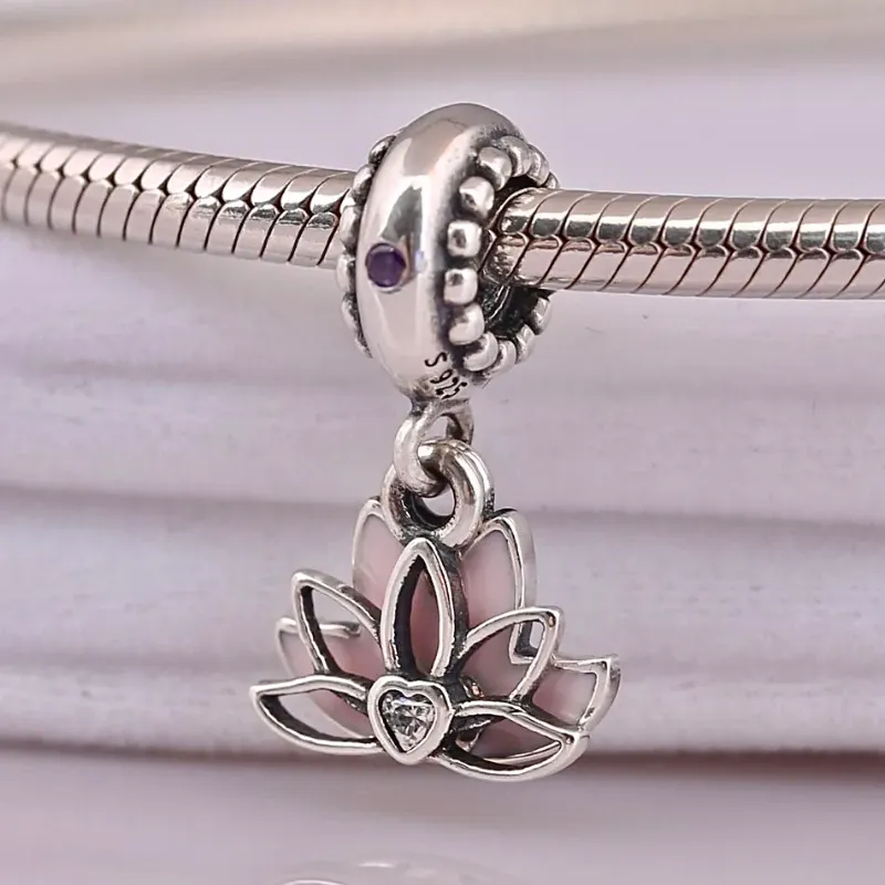 Charm flor de loto 