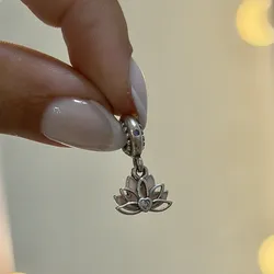 Charm flor de loto 