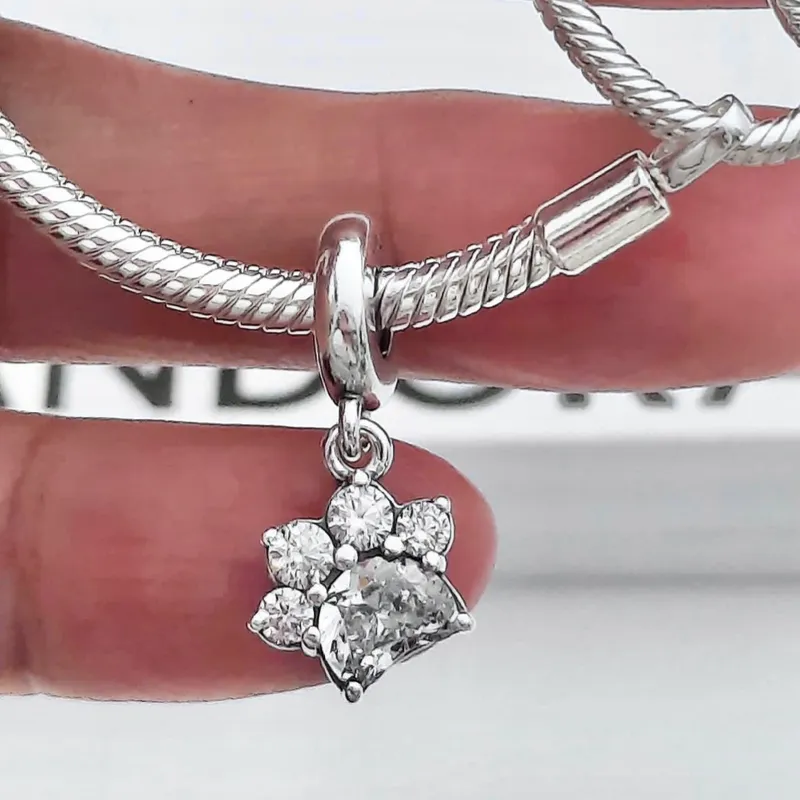 Charm huellita