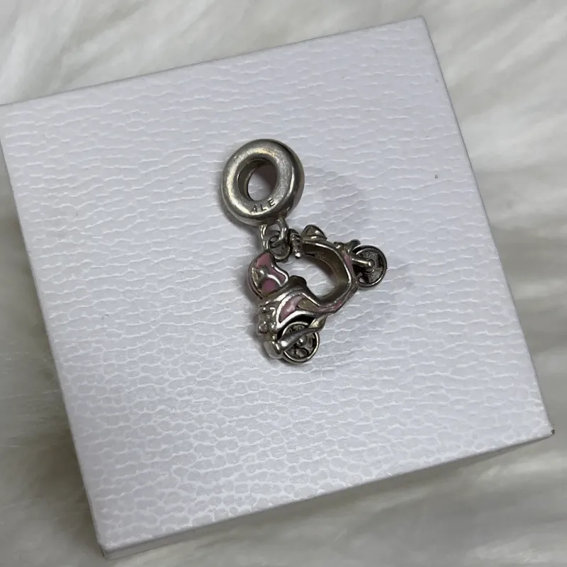 Charm moto de plata