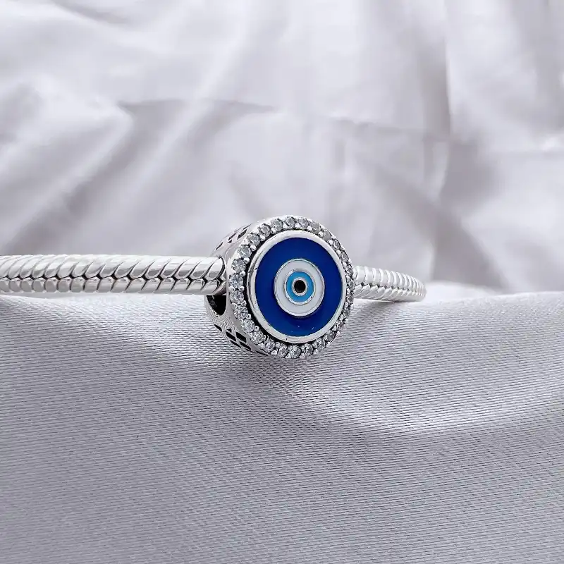 Charm Ojo turco 