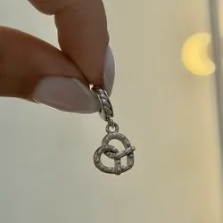 charm pretsel 