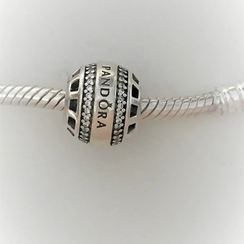 Charm separador clásico 