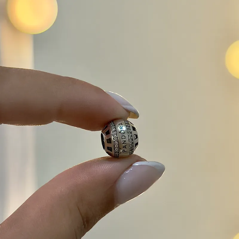 Charm separador clásico