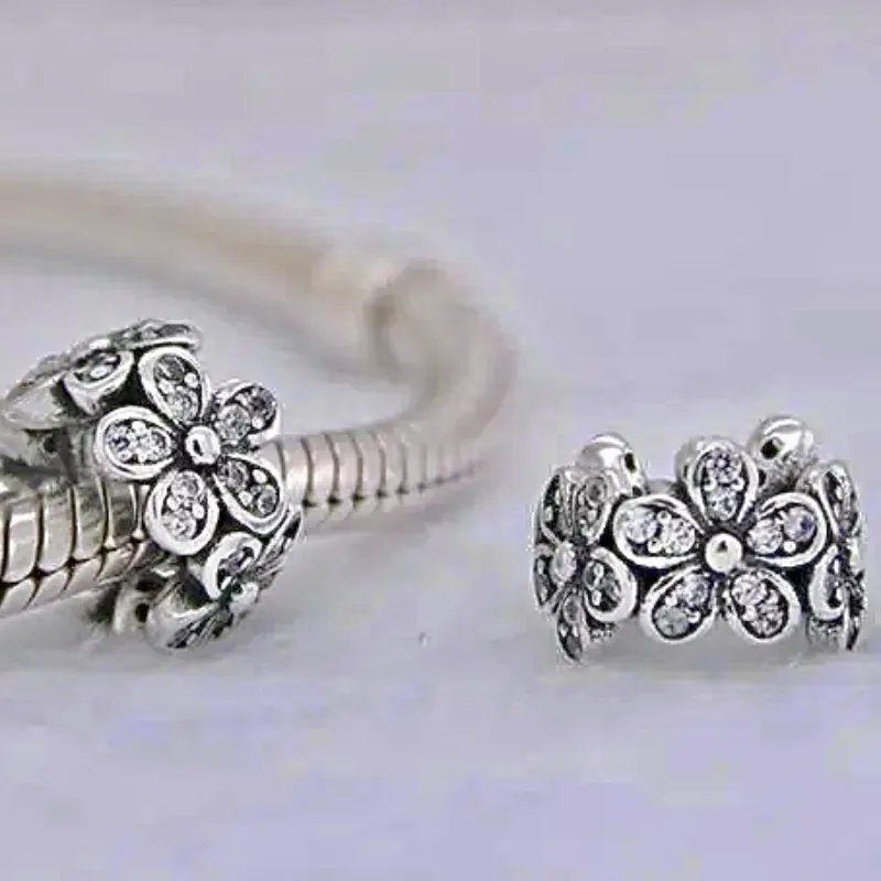 Charm separador margaritas 