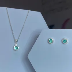 Conjunto aretes y cadena verde 