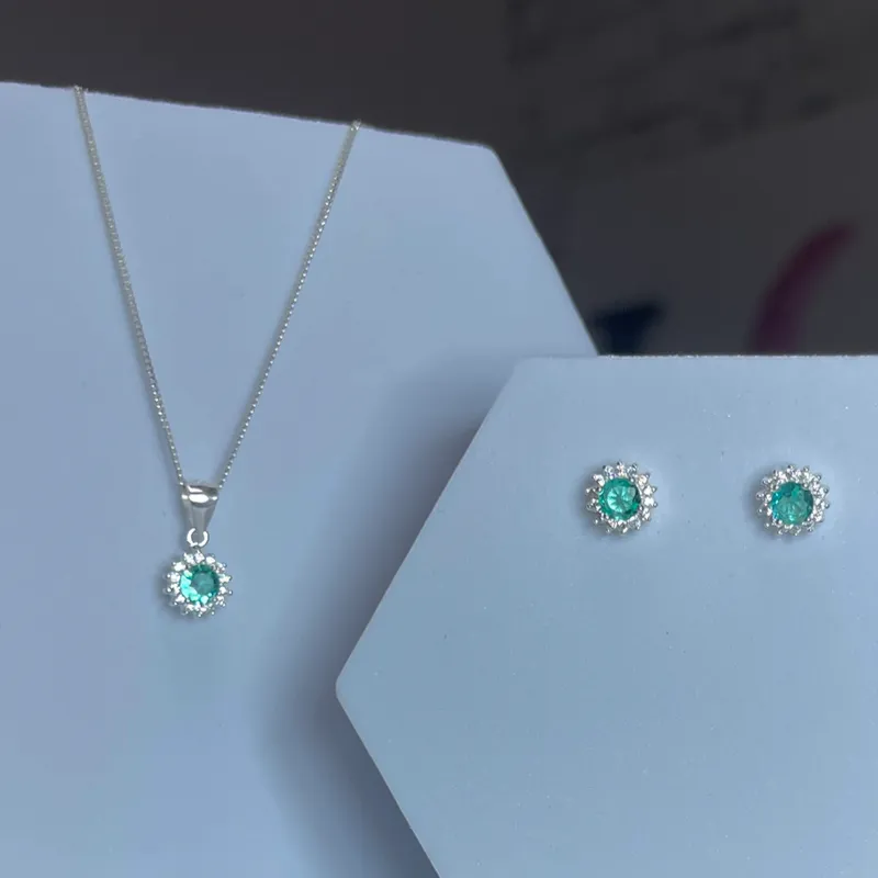 Conjunto aretes y cadena verde 