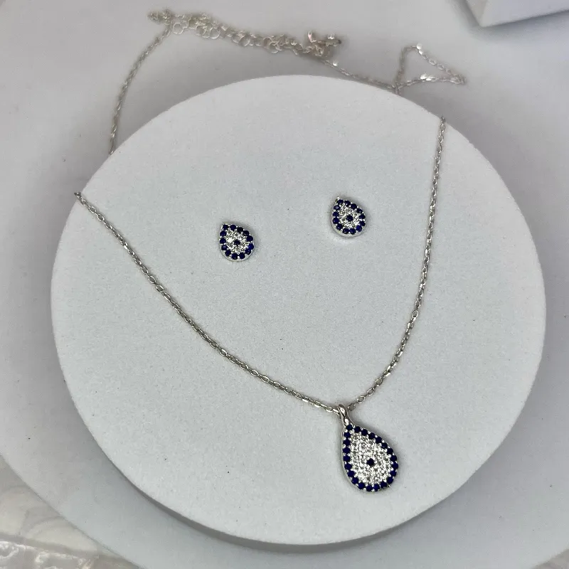 Conjunto Ojos turcos