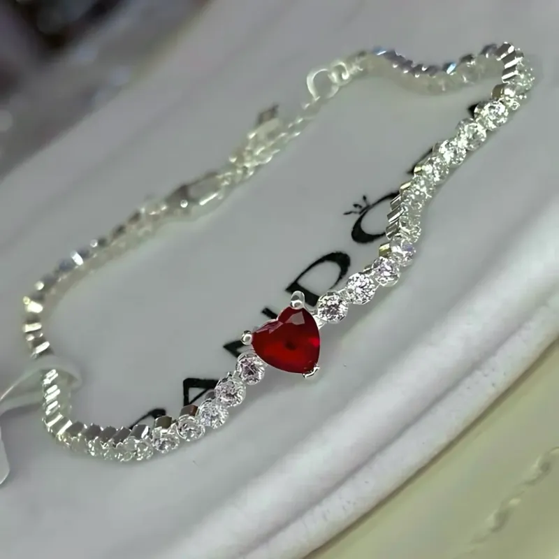 Pulsera Pandora circonias corazón 
