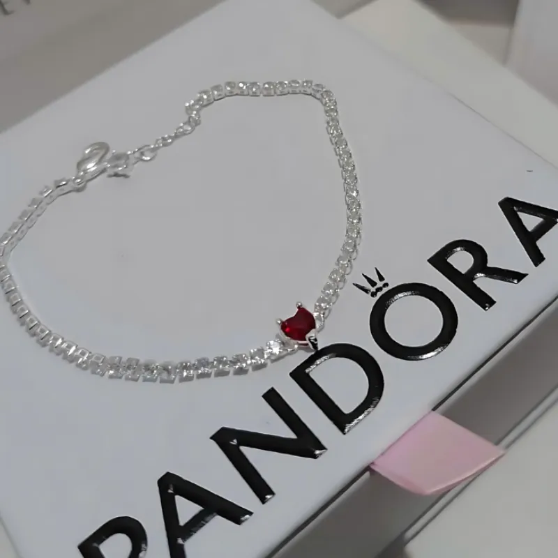 Pulsera Pandora circonias corazón 