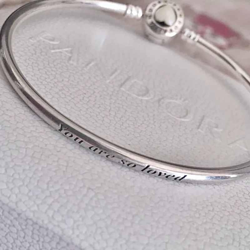 Pulsera rígida corazón clásico 