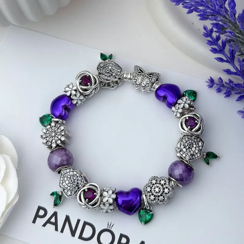 Pulsera temática morada 