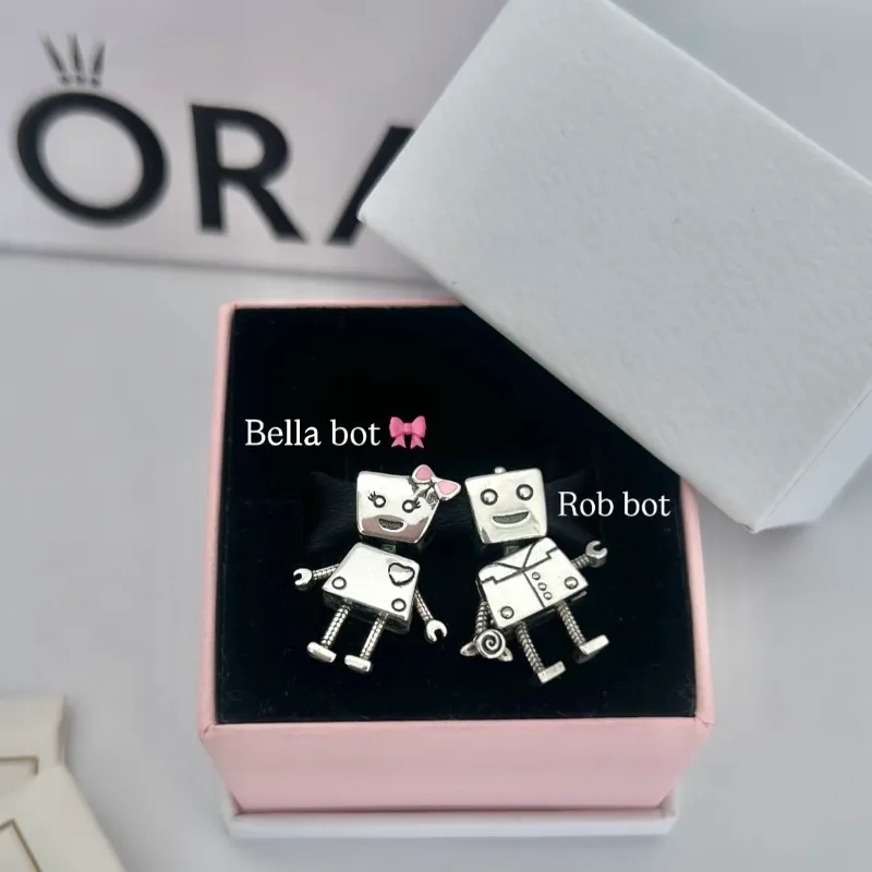 Robot enamorado con regalo flor
