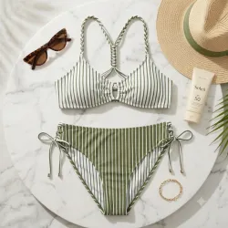 Bikini reversible de dos piezas: Estilo fresco y versátil Talla M