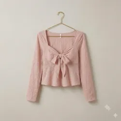 Blusa Estilo "Cider" de Encaje Texturizado en Rosa Palo con Lazo Frontal - Talla L
