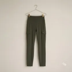 Leggings Estilo Cargo con Efecto Push-Up – Verde Oliva Talla S