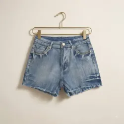 Shorts de Mezclilla Estilo Boho-Chic con Bordado Talla M