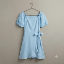Vestido Corto Azul Pastel con Lazo Cruzado