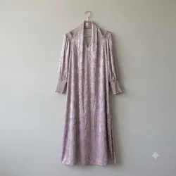 Vestido Midi Elegante de Terciopelo Lila / Rosa polvoriento