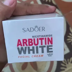 Crema facial de arbutina y Niacinamida