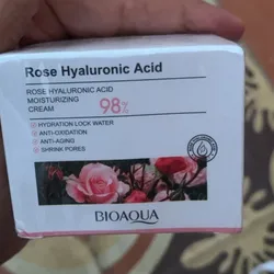 Crema Facial de Rosas y Ácido Hialurónico