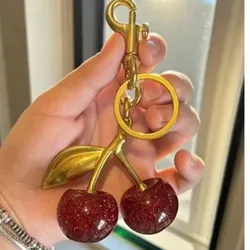 Llavero de cereza