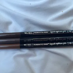 Plumón Pelo a Pelo para Cejas 