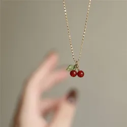 Cadena de acero inoxidable con cereza solitaria 