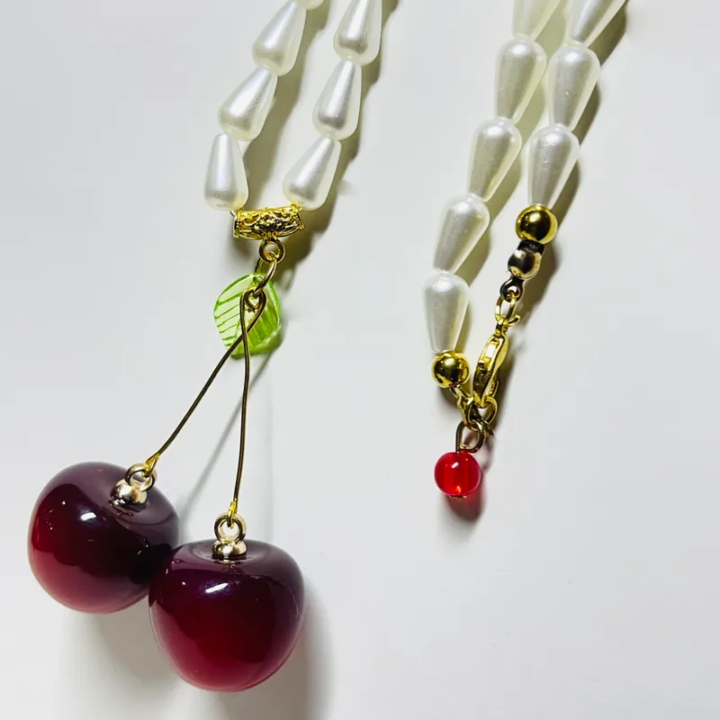 Cerezas de perlas de lágrimas