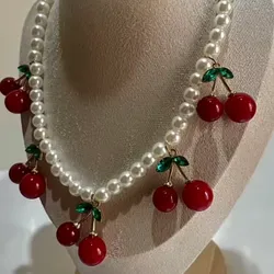 Collar de perlas con cerezas Maxi