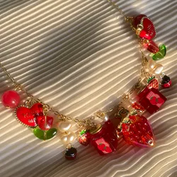 Collar multicharm color rojo